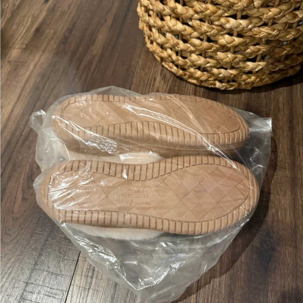 Dluxe By Dearfoams Shearling Moc with Fur Casing Slippers Chestnut Brown 8M New - Picture 3 of 3